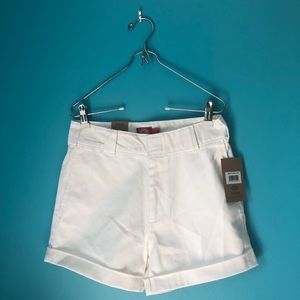 Urban Outfitters x Dickies 3” White Short